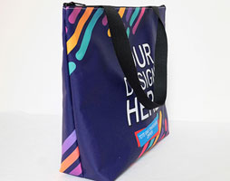 trapezium-totebag-zipper 24